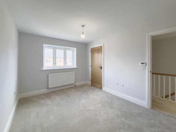 4 bed Detached for sale Image 9
