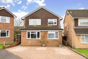 9, Oak Close, Crawley RH10 3QT