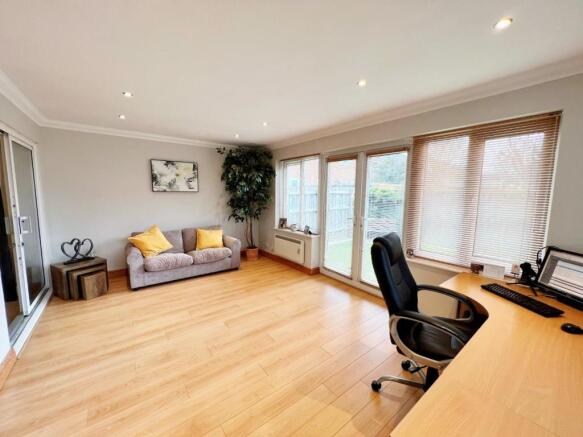 Family Room pic 3.jpg