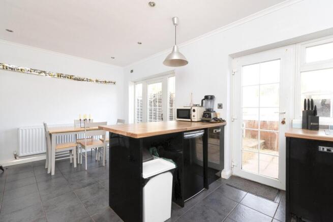 Kitchen/ Dining Room