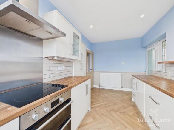 3 bed Bungalow for sale Image 4