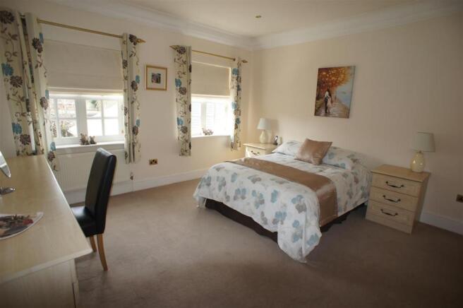 BEDROOM 5