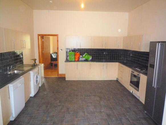 10 bed Terraced to rent Image 12