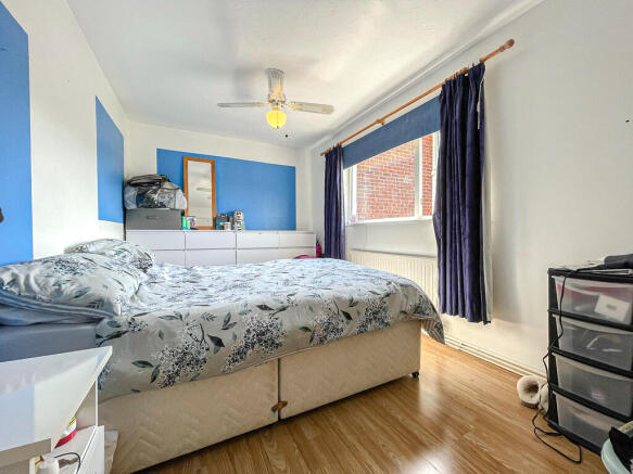 11 Rothesay Mead - Bed 2