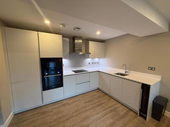 2 bed Apartment for sale Image 4