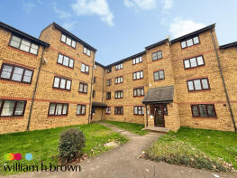 25, Trefoil House, Crest Avenue, Grays RM17 6RP