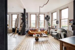 4, College Mansions, Winchester Avenue, Kilburn, London NW6 7TY