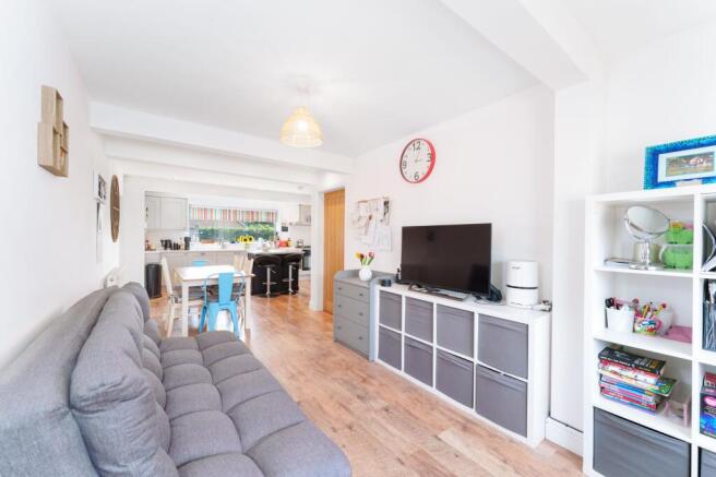 4 bed Detached Bungalow for sale Image 8