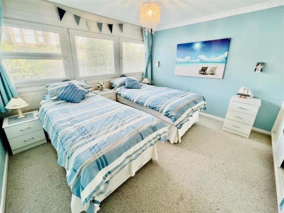 7 Heath Court 7.JPG