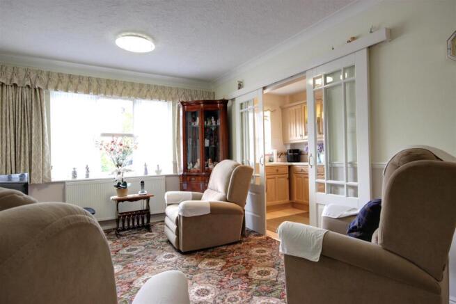 2 bed Apartment for sale Image 5