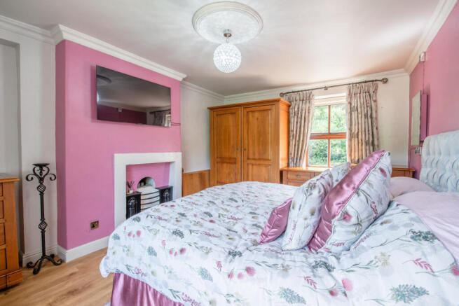 4 bed Detached for sale Image 7