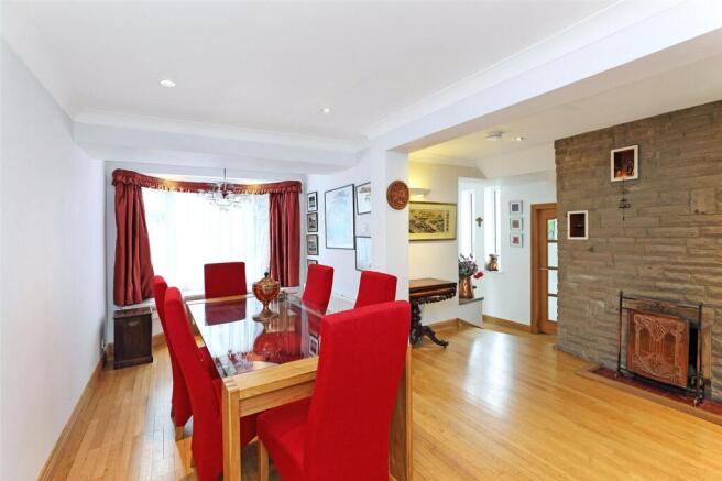 4 bed Detached for sale Image 4