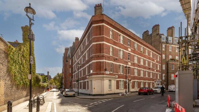 3 Greencoat Mansions, Westminster, London, SW1P 1PG