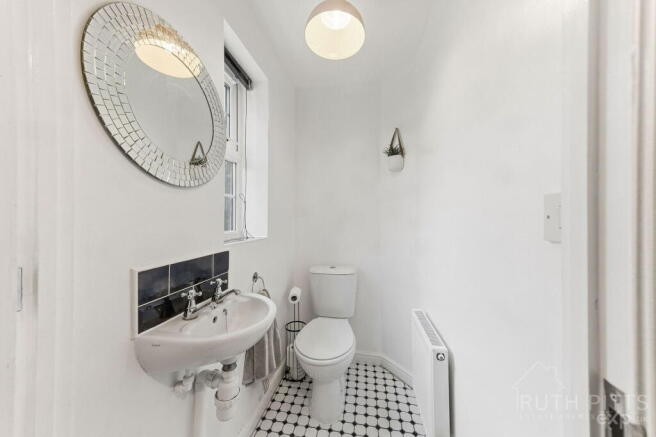 3 bed Town House for sale Image 10