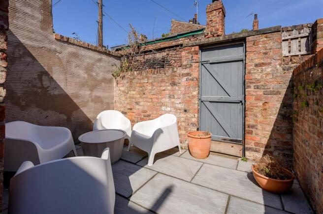 2 bed Terraced for sale Image 8