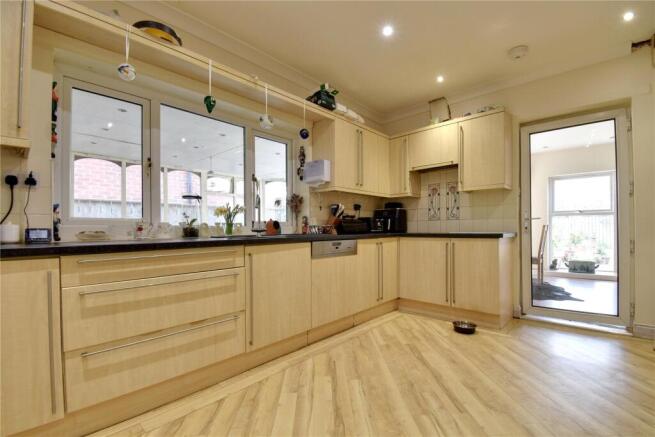 3 bed Bungalow for sale Image 5