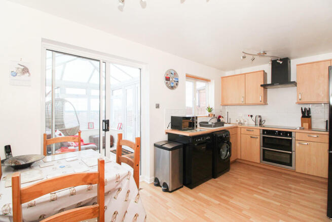 Kitchen & Din...