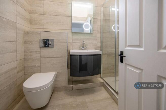 2 bed Flat to rent Image 12