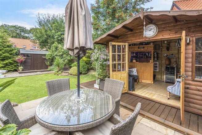 Garden/Summer House 