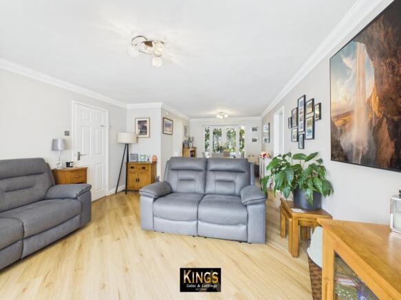 4 bed Link Detached House for sale Image 12