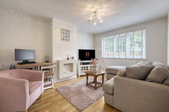 Hawthorn Avenue, Brentwood, CM13 photo 3