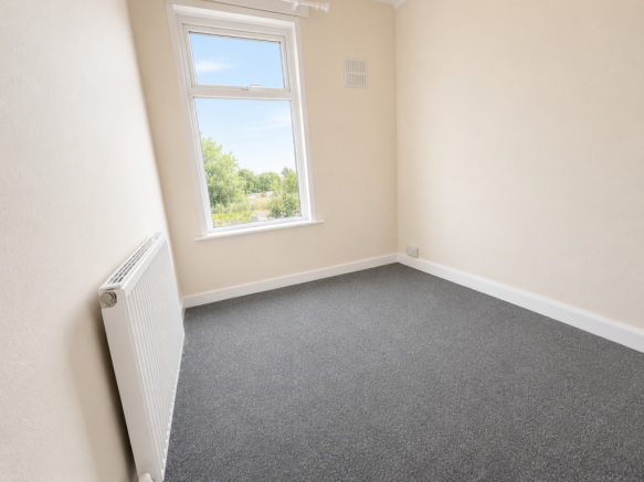 2 bed Terraced to rent Image 5