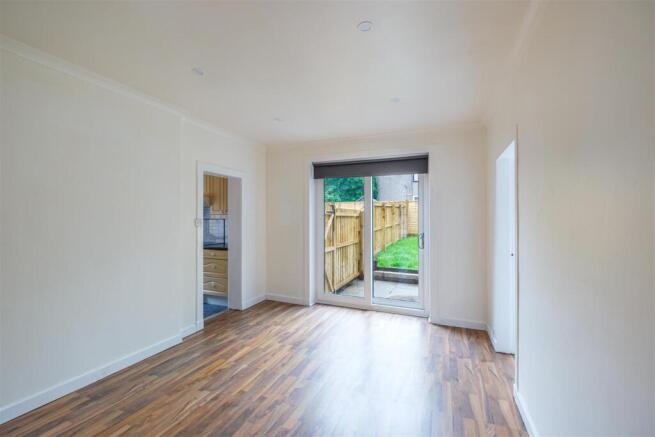 Kingsbridge Drive-13.jpg
