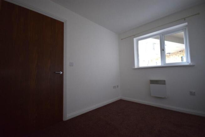 2 bed Apartment to rent Image 11