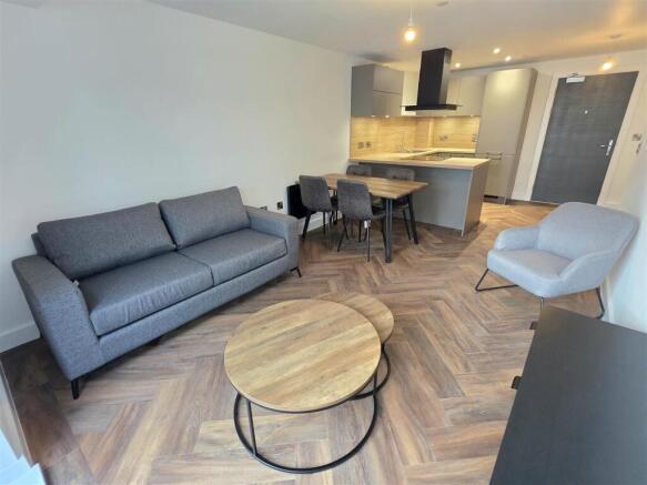 Lounge/Kitchen