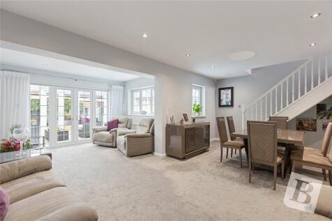 Swanbourne Drive, Hornchurch, RM12