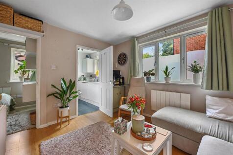 Green Pond Close, Walthamstow, London