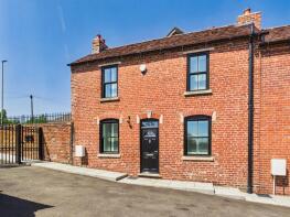 167d, Commonside, Pensnett DY5 4AD