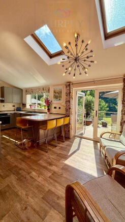 5 bed Detached for sale Image 8