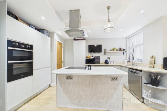 3 bed Terraced for sale Image 4