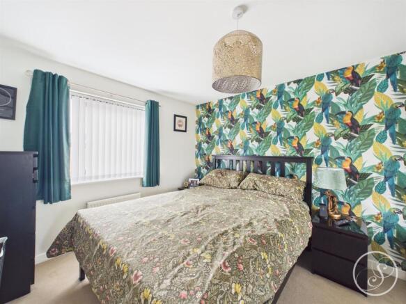 4 bed Semi-Detached for sale Image 11