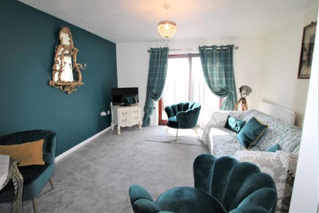 Lounge/dining room