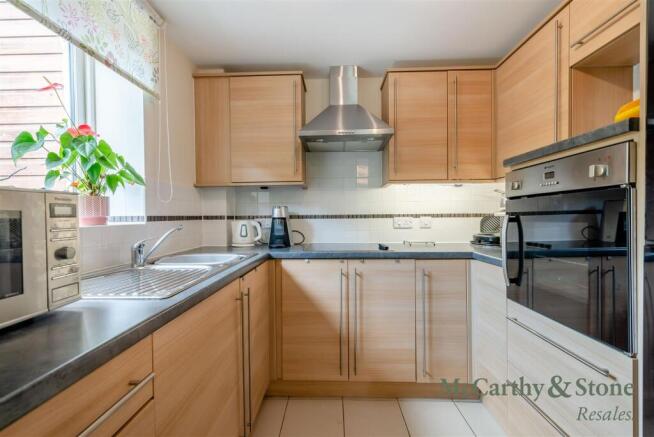 2 bed Apartment for sale Image 7