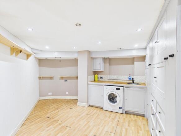 2 bed Semi-Detached for sale Image 7