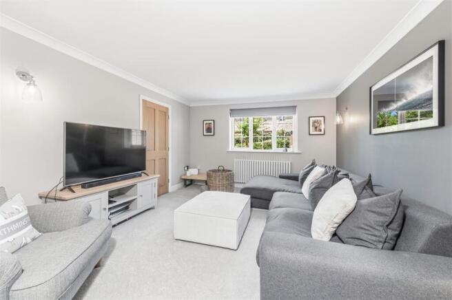 22 - 8 Woodend Court S75 3UA.jpg
