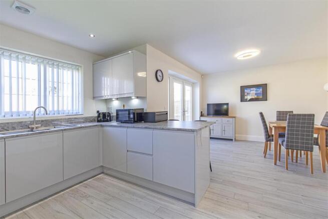 Superb Dining Kitchen