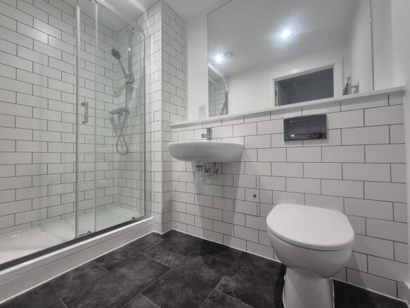 2 bed Apartment to rent Image 6