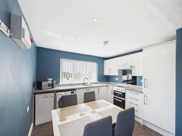 Kitchen / Breakfast Room