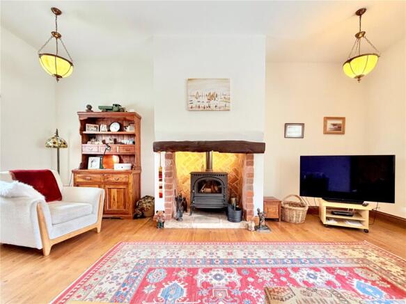 4 bed House for sale Image 12