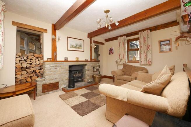 Split Level Lounge / Dining Area