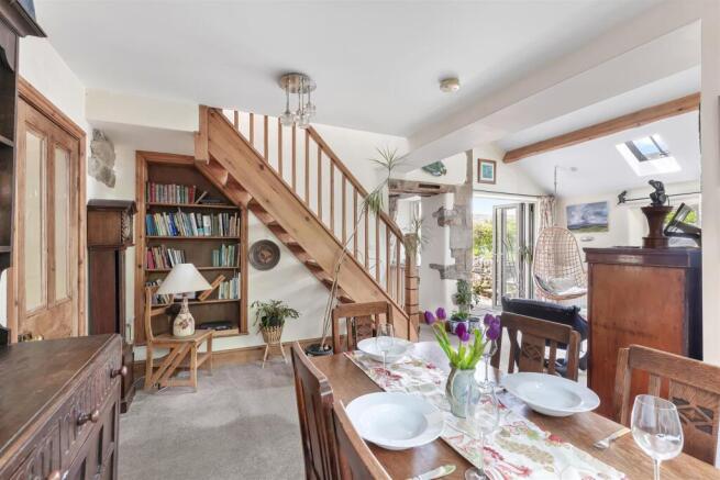 4 bed Detached for sale Image 11