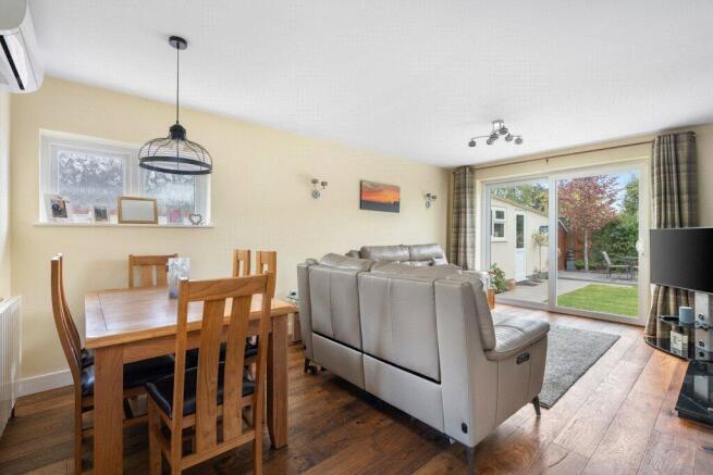 Lounge/Dining Room