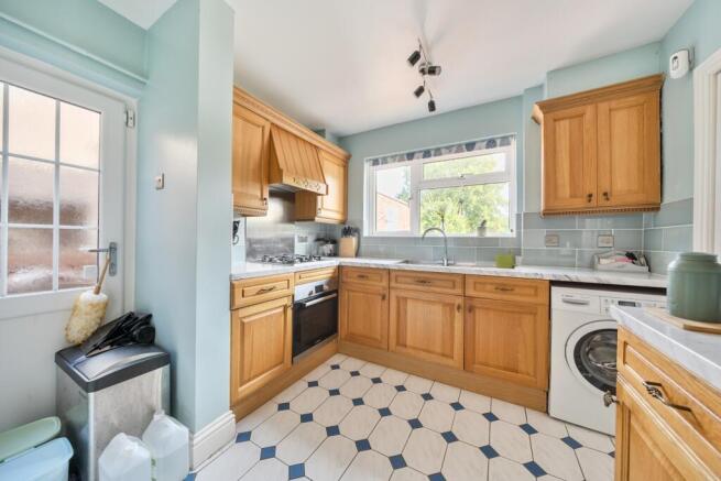 House in Stowe Road Orpington BR6 - View 6