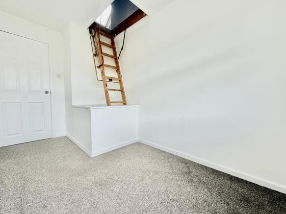 3 bed Terraced to rent Image 9