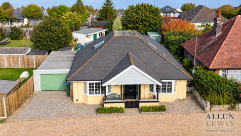 Stonefields, Rustington, Littlehampton, BN16 3BY