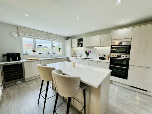 Kitchen Diner Living Area